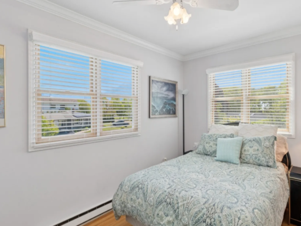 Luxurious Retreat in Tiana Shores - Your Perfect Hamptons Getaway